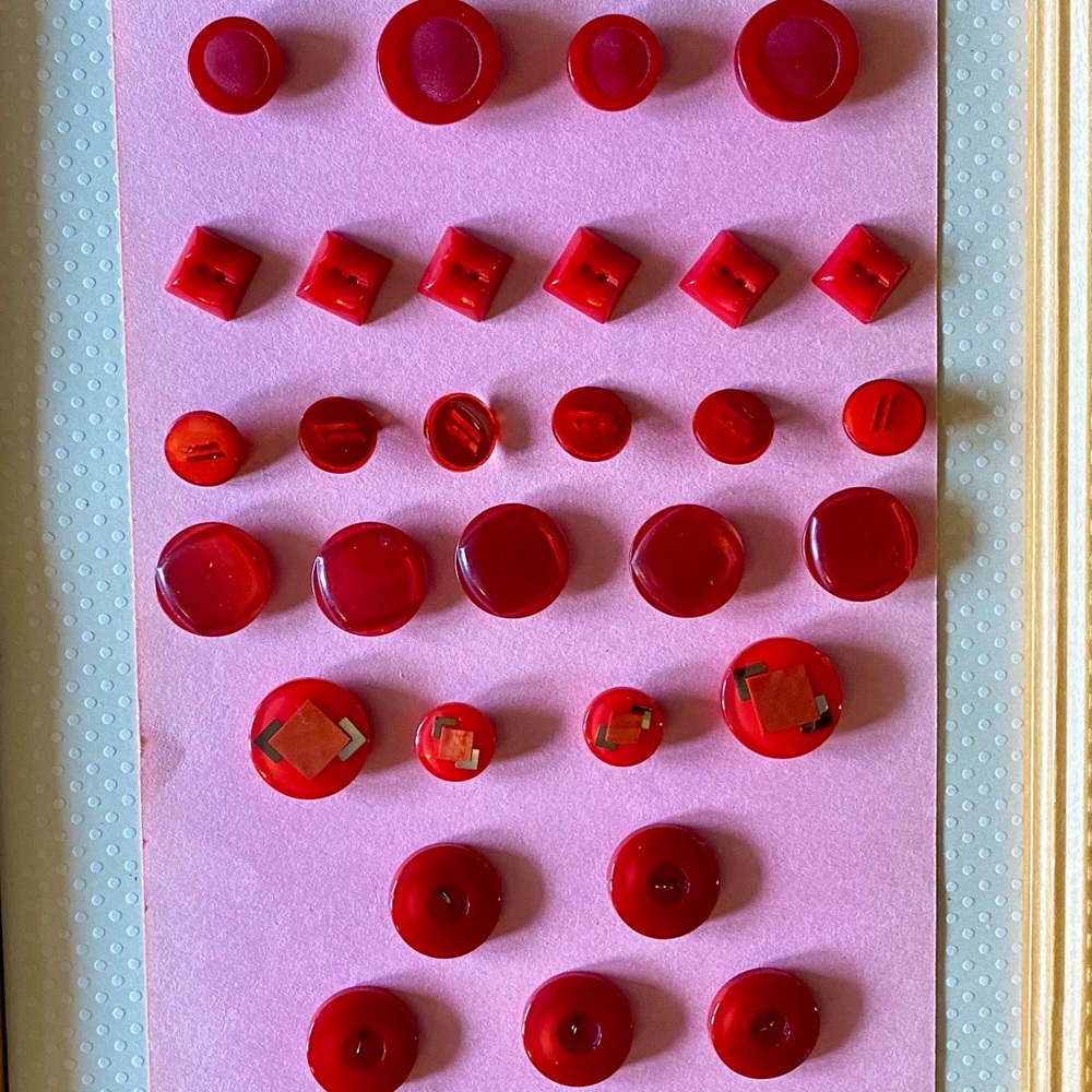 Vintage Red Button Collection - Picture 14 of 15